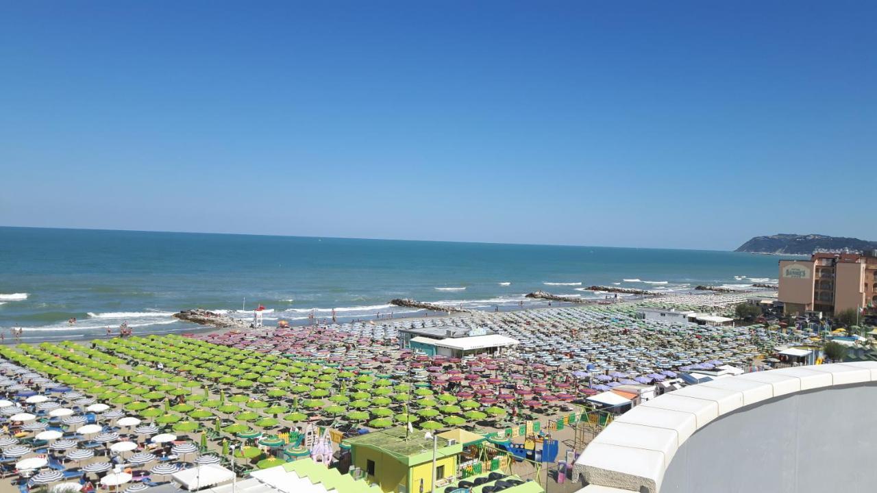 Hotel Villa Rosa Misano Adriatico Exterior photo